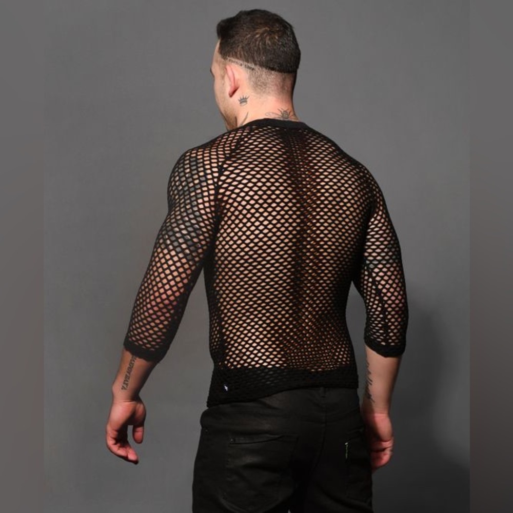 Net V-Neck Tee - Picture 4 of 6